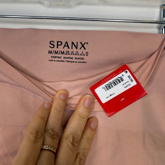 Spanx Everyday Shaping Panties Seamless Boyshort in Vintage Rose Size Medium NWT - Picture 6 of 8